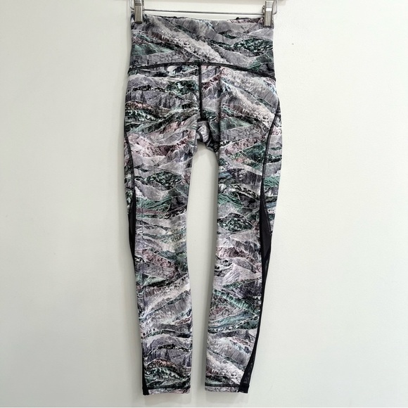 Lululemon Train Times Pant 25" Springscape Multi / Obsidian W5BU5S Luxtreme Mesh - Picture 4 of 13